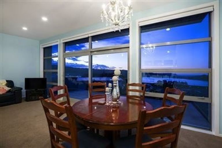 Photo of property in 3 Eglinton Close, Aotea, Porirua, 5024