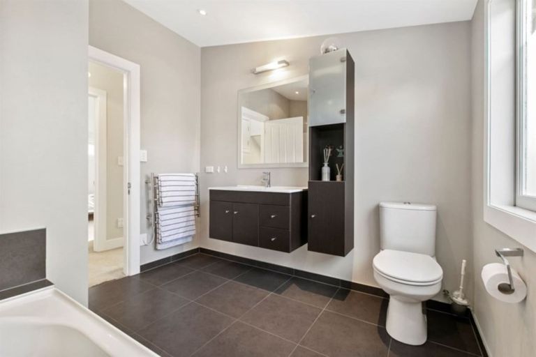 Photo of property in 73 Albert Road, Devonport, Auckland, 0624