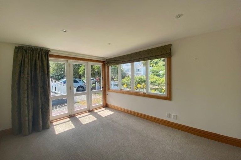 Photo of property in 5-7 Mahoe Street, Eastbourne, Lower Hutt, 5013