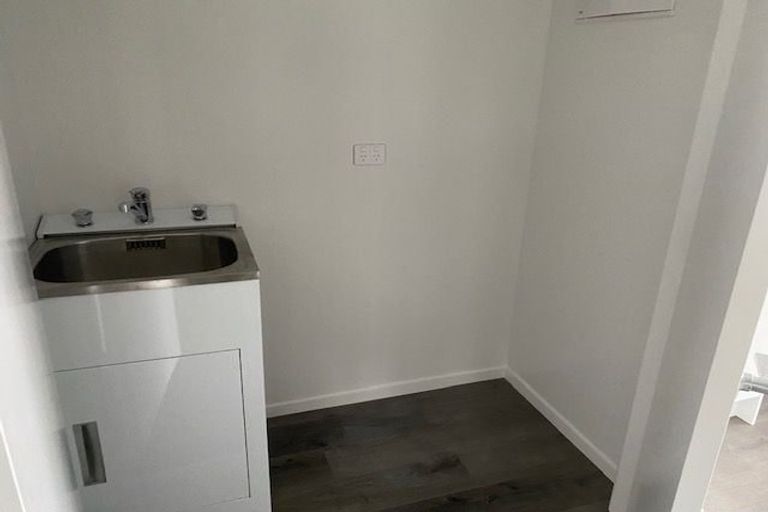 Photo of property in 1 Milla Mae Rise, Woodhill, 0110