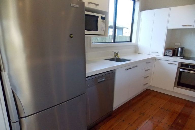 Photo of property in 10 Fernlea Avenue, Karori, Wellington, 6012