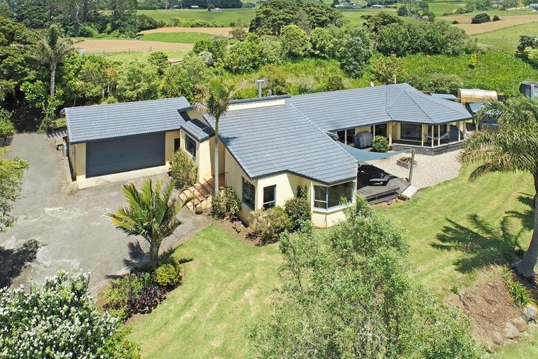 Photo of property in 166 Holmes Road, Waiuku, 2682