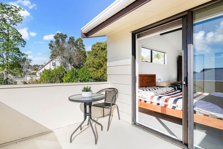 Photo of property in 17 Palliser Lane, Browns Bay, Auckland, 0630