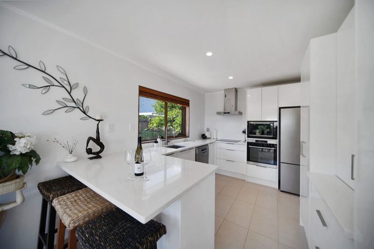 Photo of property in 2/89 Takutai Avenue, Half Moon Bay, Auckland, 2012