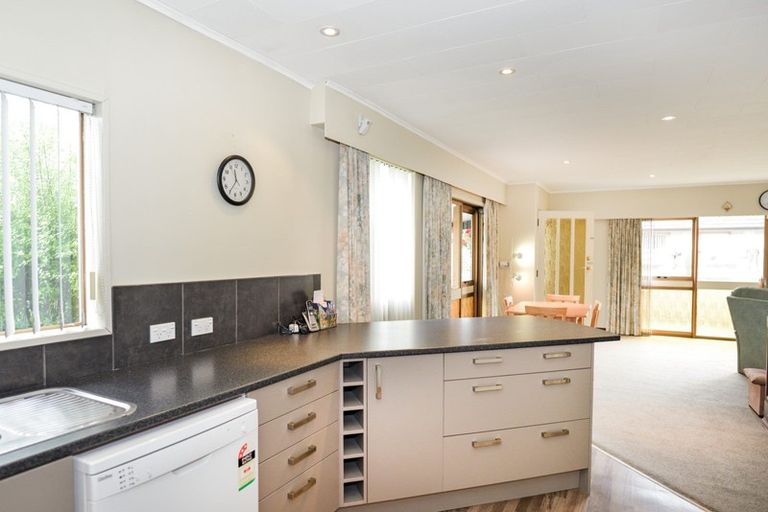 Photo of property in 6/512 Heretaunga Street East, Hastings, 4122