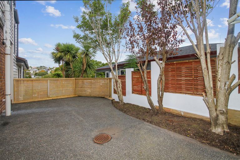 Photo of property in 4 Korotaha Terrace, Rothesay Bay, Auckland, 0630