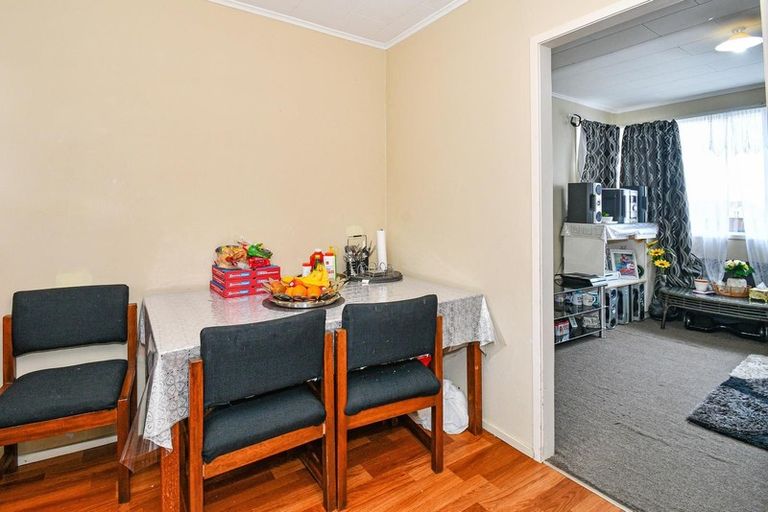 Photo of property in 16 Gambare Place, Wattle Downs, Auckland, 2103