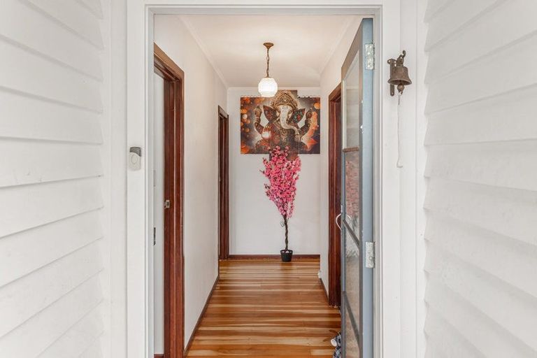 Photo of property in 318 Swanson Road, Henderson, Auckland, 0610