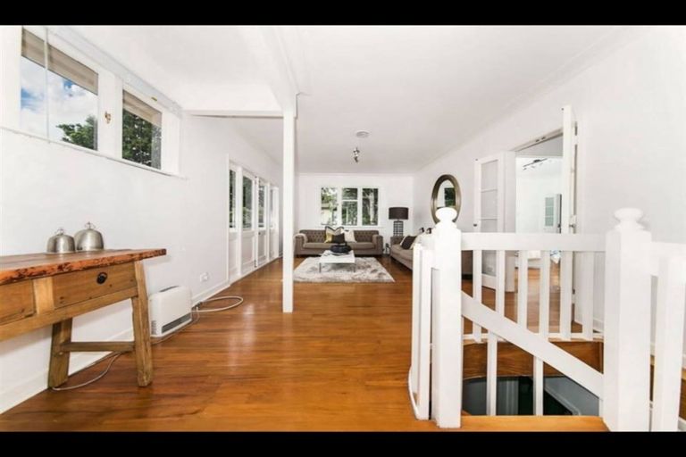Photo of property in 12 Rossmore Terrace, Murrays Bay, Auckland, 0630