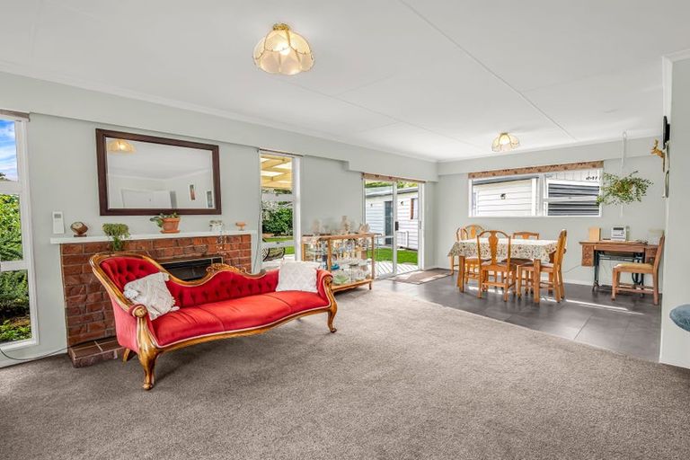 Photo of property in 14 Ferndale Place, Feilding, 4702