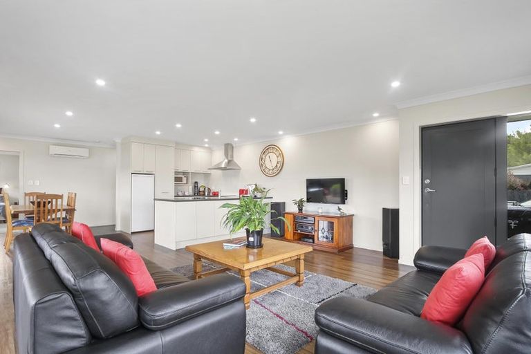 Photo of property in 7 Vela Place, Clarks Beach, 2122