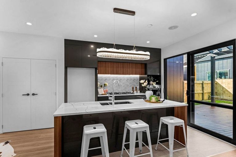 Photo of property in 11 Murray Grey Lane, Karaka, 2580