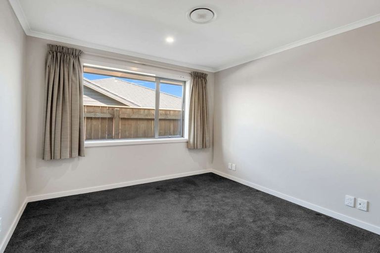 Photo of property in 5 Hydrangea Lane, Milson, Palmerston North, 4414