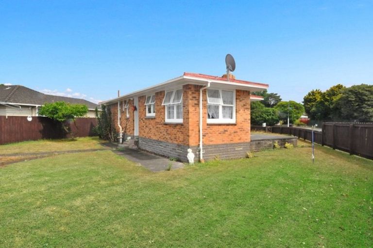 Photo of property in 14 Harper Street, Papakura, 2110