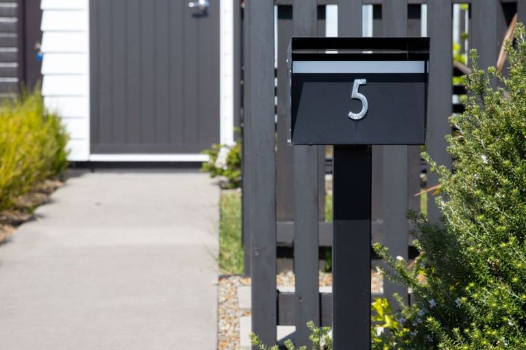 Photo of property in 5 Koura Drive, Red Beach, 0932