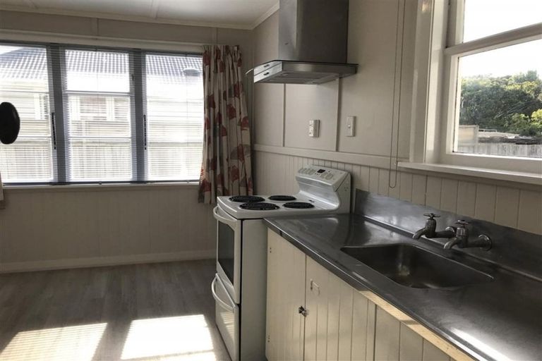 Photo of property in 113 Bowhill Road, New Brighton, Christchurch, 8083