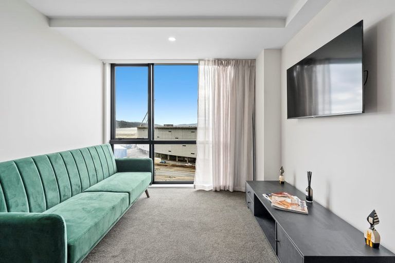 Photo of property in Proximity Apartment Hotel, 906/172 Thorndon Quay, Pipitea, Wellington, 6011