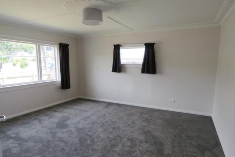 Photo of property in 16 Gaine Street, New Plymouth, 4310