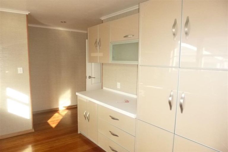 Photo of property in 124 Cambridge Terrace, Fairfield, Lower Hutt, 5011