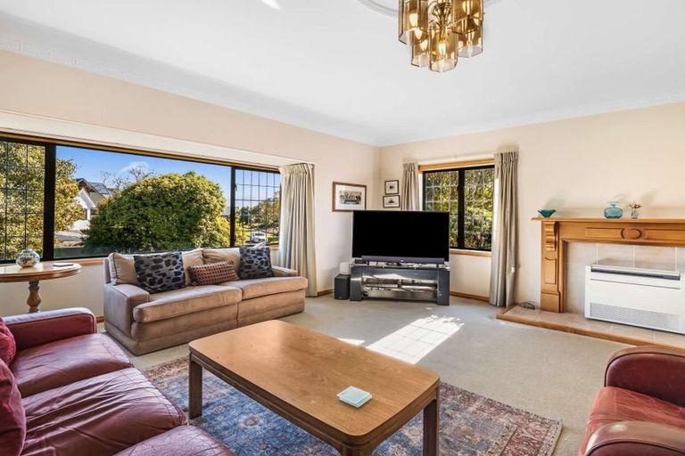 Photo of property in 43 Kilkenny Place, Fitzherbert, Palmerston North, 4410