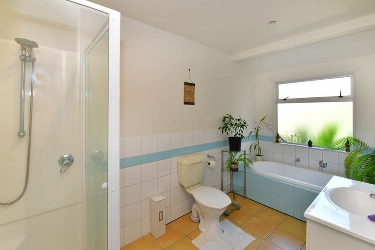 Photo of property in 37 Stillwater Crescent, Stillwater, Silverdale, 0993