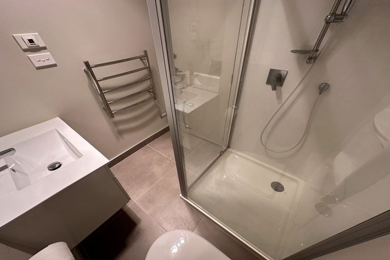 Photo of property in 8 Horizon View Road, Oteha, Auckland, 0632