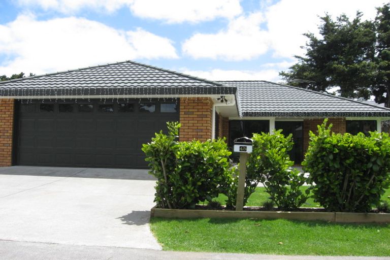 Photo of property in 10 Tom Keven Way, Pukekohe, 2120