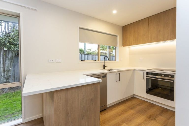 Photo of property in 32a Vagues Road, Northcote, Christchurch, 8052