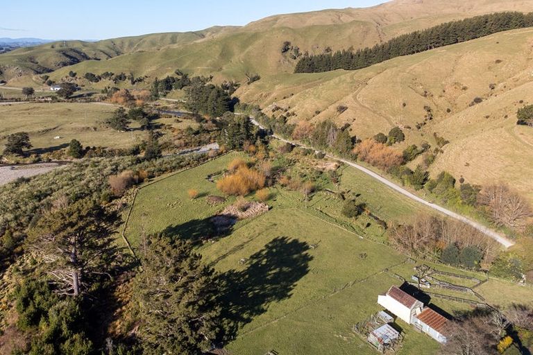 Photo of property in 318 Putara Road, Eketahuna, 4994
