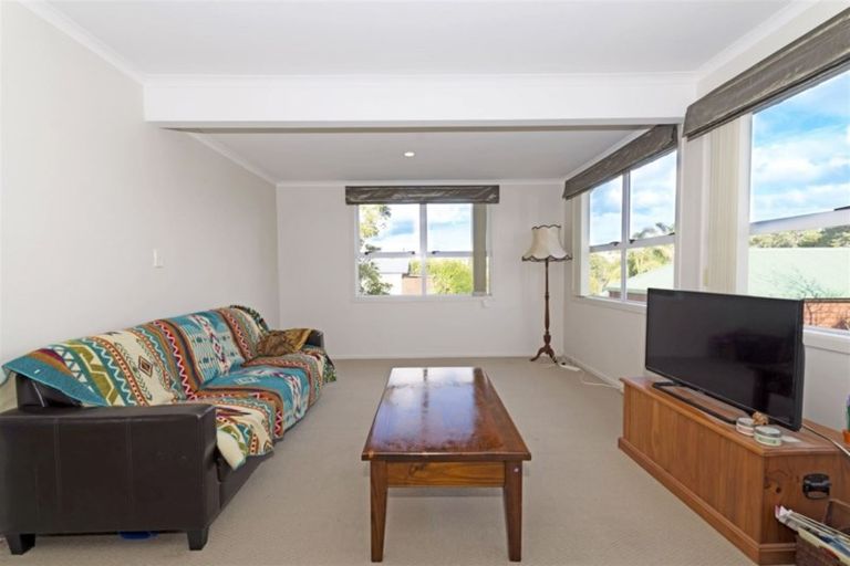 Photo of property in 306 Sunset Road, Windsor Park, Auckland, 0632
