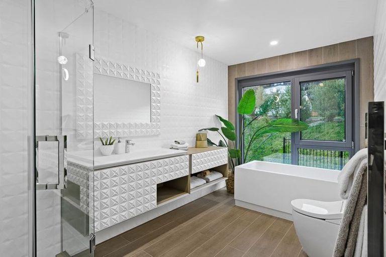 Photo of property in 48a Peter Terrace, Castor Bay, Auckland, 0620