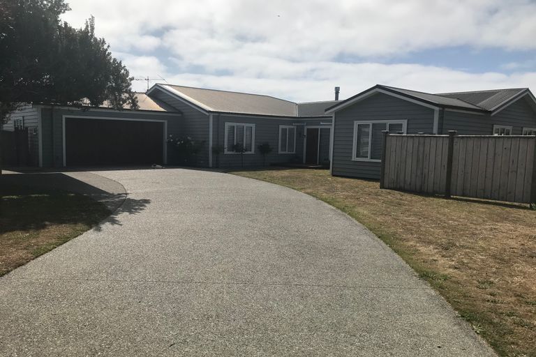 Photo of property in 7 Santa Teresa Court, Paraparaumu Beach, Paraparaumu, 5032