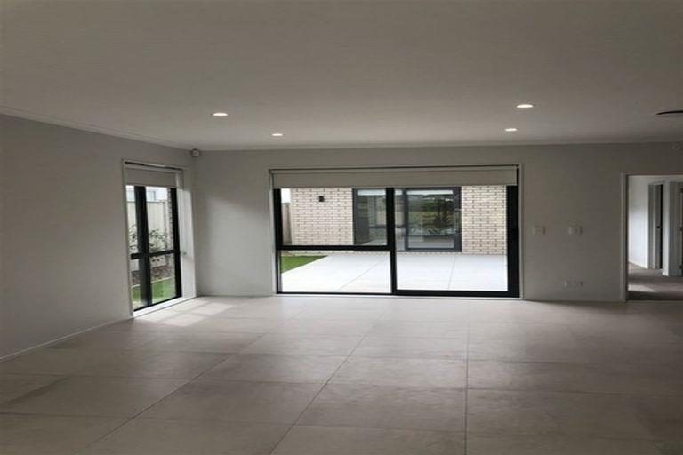 Photo of property in 82 Te Napi Drive, Takanini, 2112