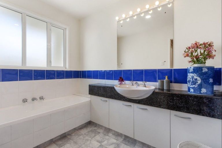 Photo of property in 14 Charles Street, Westshore, Napier, 4110