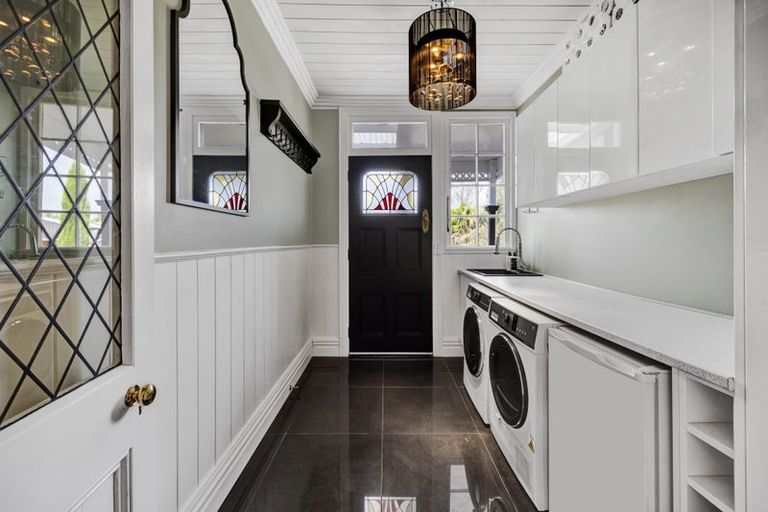 Photo of property in 104 Pitt Road, Hillsborough, New Plymouth, 4372