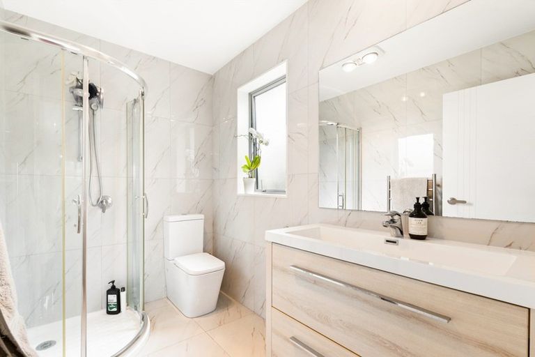 Photo of property in 14a Kotuku Street, Te Atatu Peninsula, Auckland, 0610