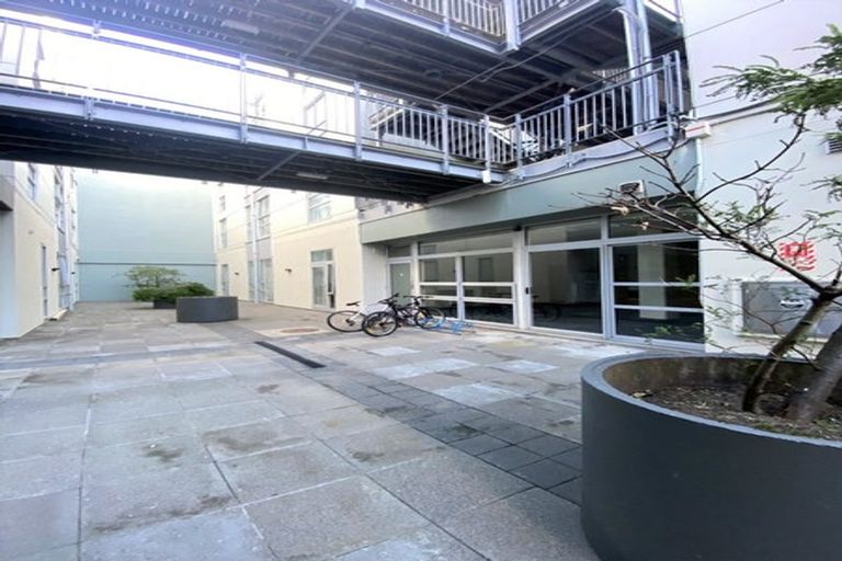 Photo of property in Hanson House, 2/27 Hanson Street, Mount Cook, Wellington, 6021