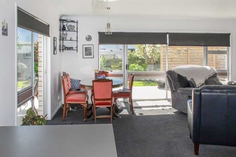 Photo of property in 8a Bruce Place, Highbury, Palmerston North, 4412