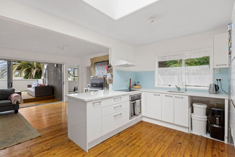 Photo of property in 29 Elliston Crescent, Stanmore Bay, Whangaparaoa, 0932