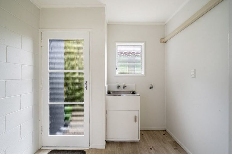 Photo of property in 5 Nea Place, Hillcrest, Auckland, 0627