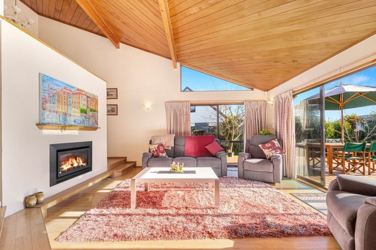 Photo of property in 4 Blackmore Drive, Lynmore, Rotorua, 3010