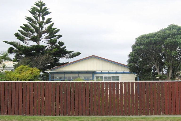 Photo of property in 55 Marine Parade, Paraparaumu Beach, Paraparaumu, 5032