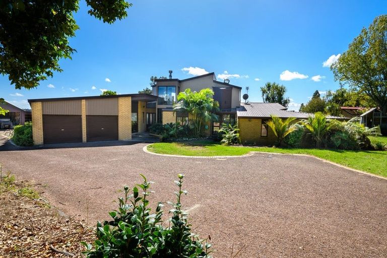 Photo of property in 412 Taupaki Road, Kumeu, 0892