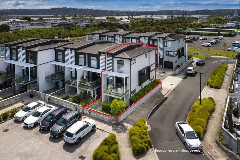 Photo of property in 1 Carder Court, Hobsonville, Auckland, 0618