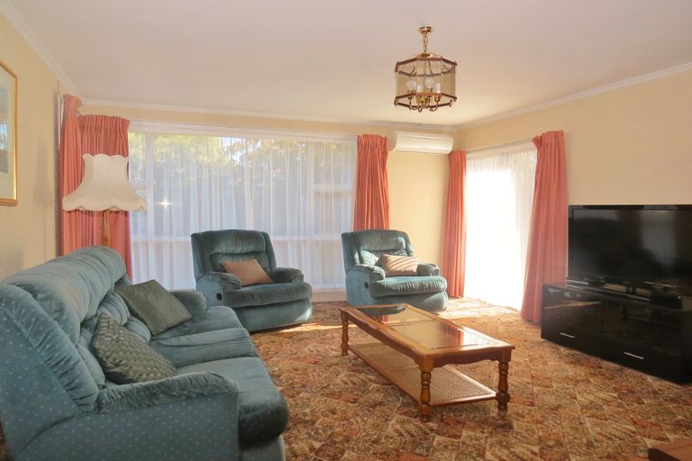 Photo of property in 26 Denise Crescent, Hornby, Christchurch, 8042