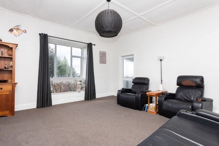 Photo of property in 133 Adelaide Road, Dannevirke, 4930