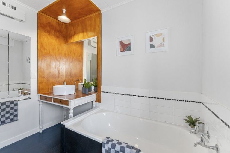 Photo of property in 12 Oaks Lane, Motueka, 7120