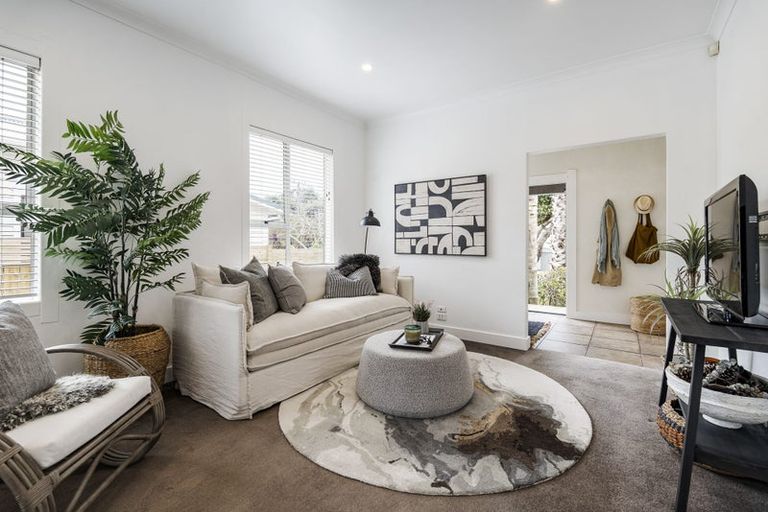 Photo of property in 12 Richmond Street, Fitzroy, New Plymouth, 4312