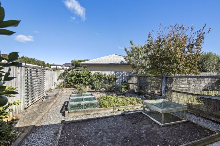 Photo of property in 5 Whitby Close, Waikawa, Picton, 7220