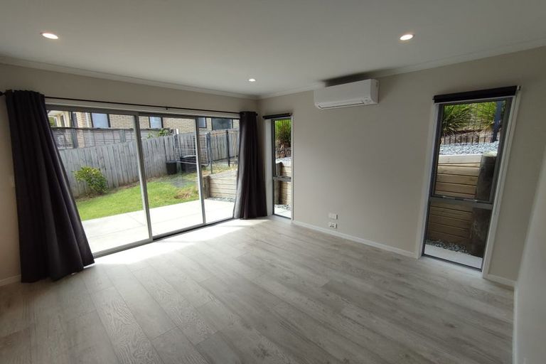 Photo of property in 10 Ridgeview Close, Red Beach, 0932